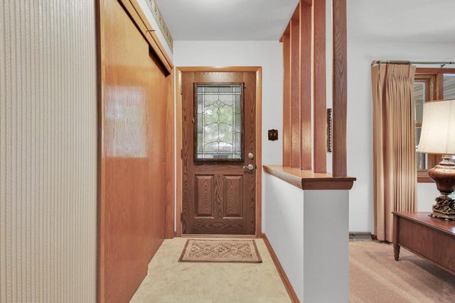 16035 Luella DRIVE, Brookfield, WI 53005