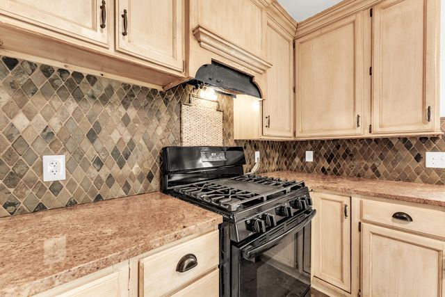 2205 N Prospect Avenue, Springfield, MO 65803