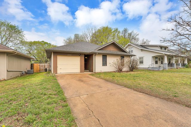 2205 N Prospect Avenue, Springfield, MO 65803