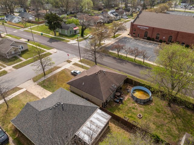 2205 N Prospect Avenue, Springfield, MO 65803