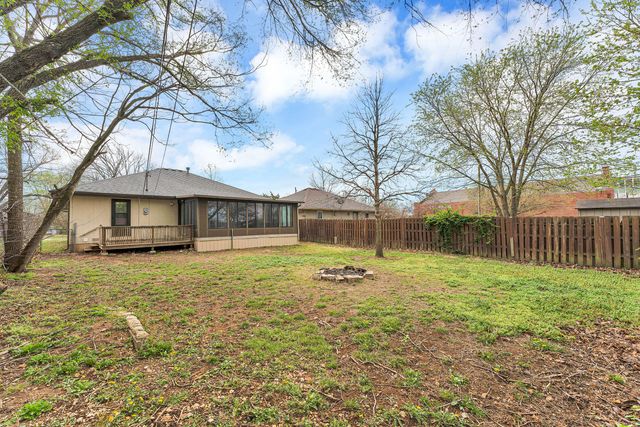 2205 N Prospect Avenue, Springfield, MO 65803