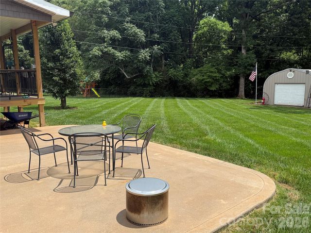 812 Whites Farm Road, Statesville, NC 28625