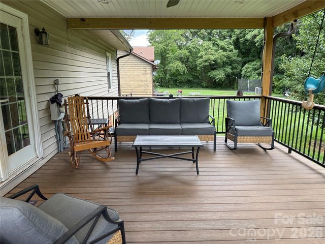 812 Whites Farm Road, Statesville, NC 28625