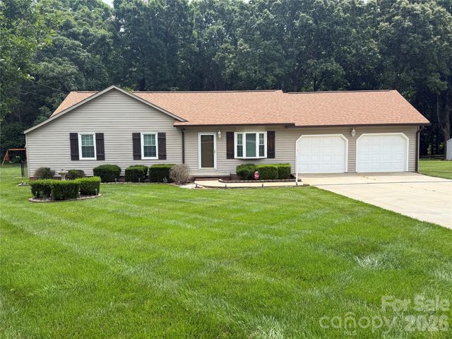 812 Whites Farm Road, Statesville, NC 28625