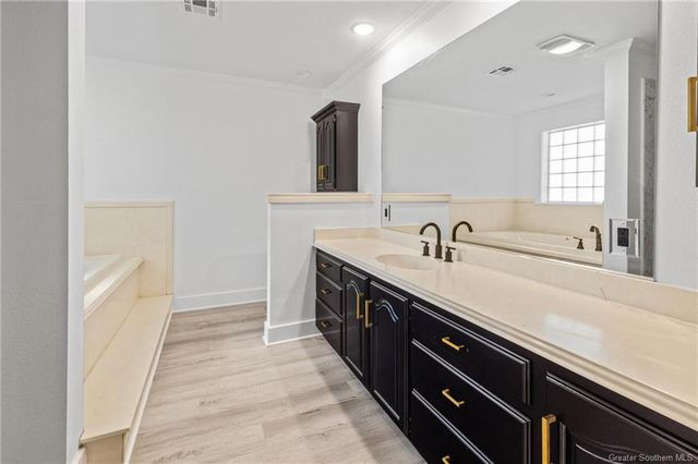 1182 Waynewood Drive, Lake Charles, LA 70611