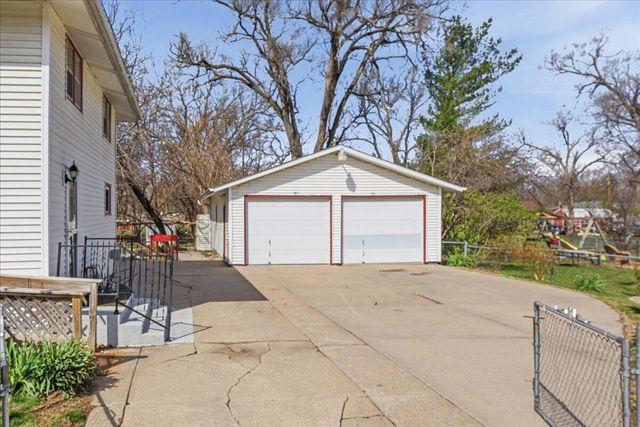 1026 N 26TH Street, Council Bluffs, IA 51501