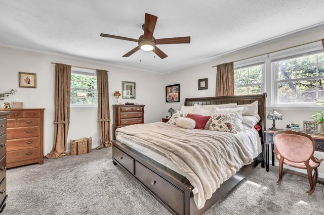2824 Scenic Dr, Clarksville, TN 37043