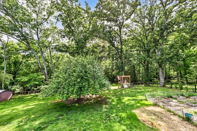 2824 Scenic Dr, Clarksville, TN 37043