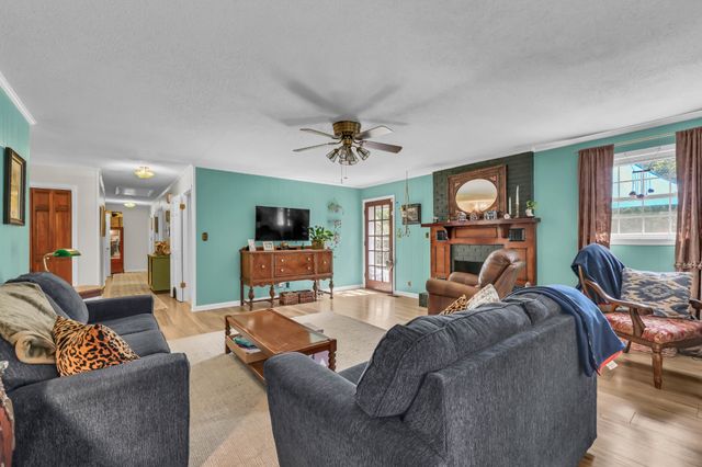 2824 Scenic Dr, Clarksville, TN 37043