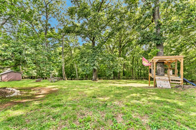 2824 Scenic Dr, Clarksville, TN 37043