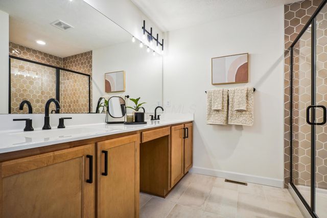 6198 Renner Park Drive, Columbus, OH 43228