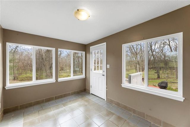 25828 Old KC Road, Paola, KS 66071