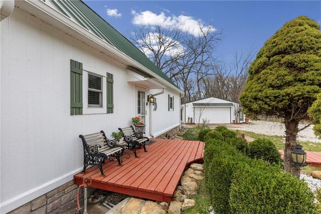 25828 Old KC Road, Paola, KS 66071