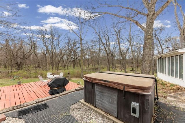 25828 Old KC Road, Paola, KS 66071