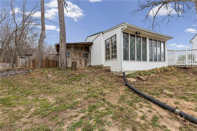 25828 Old KC Road, Paola, KS 66071