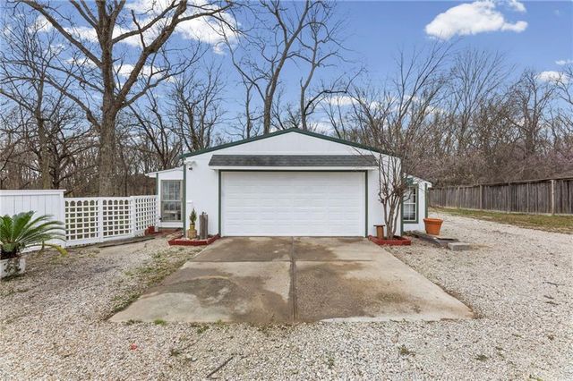 25828 Old KC Road, Paola, KS 66071