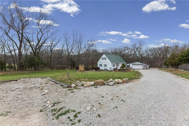 25828 Old KC Road, Paola, KS 66071