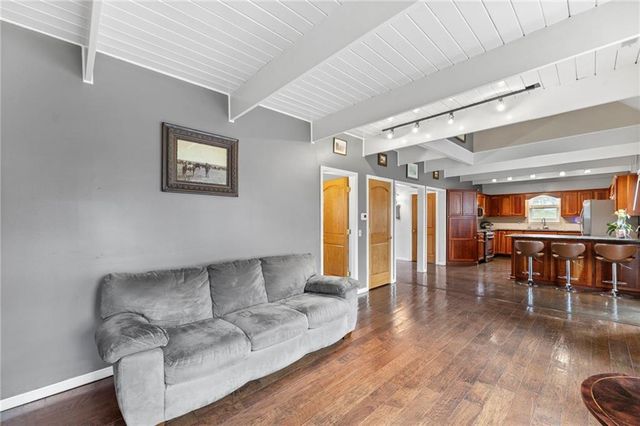 25828 Old KC Road, Paola, KS 66071