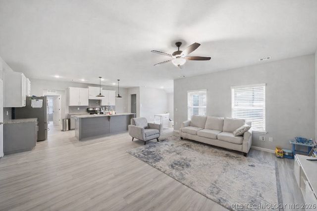 3583 E 144th Place S, Bixby, OK 74008