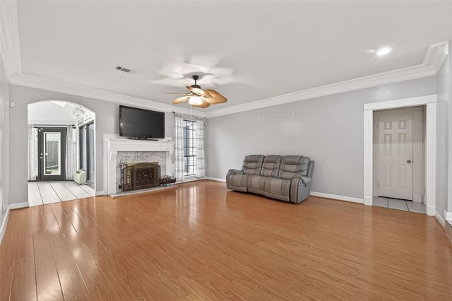 8027 Danette Ct, Houston, TX 77379