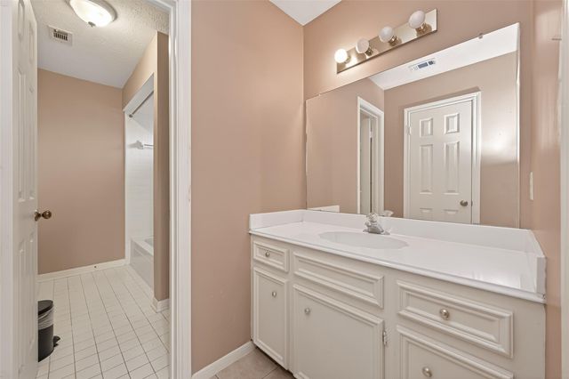 8027 Danette Ct, Houston, TX 77379