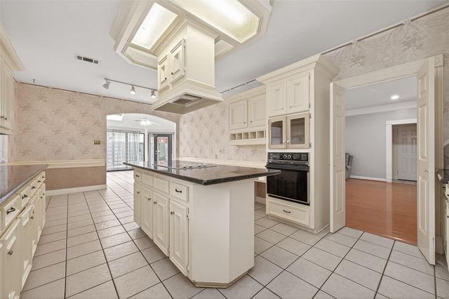 8027 Danette Ct, Houston, TX 77379