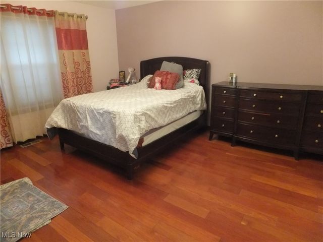 761 Rockside Road, Seven Hills, OH 44131