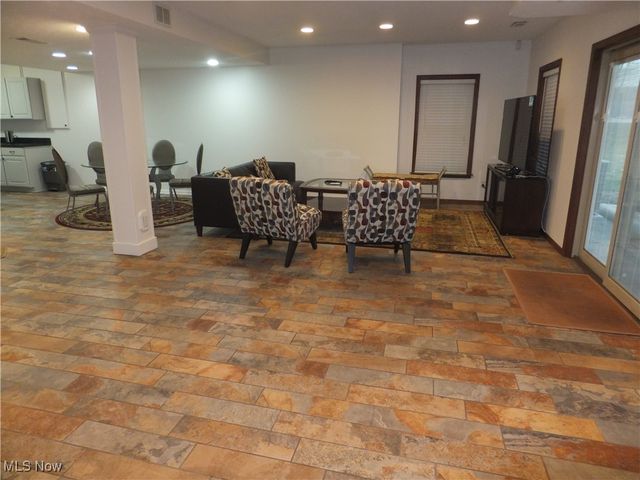 761 Rockside Road, Seven Hills, OH 44131