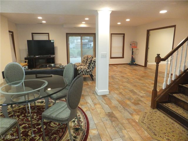 761 Rockside Road, Seven Hills, OH 44131