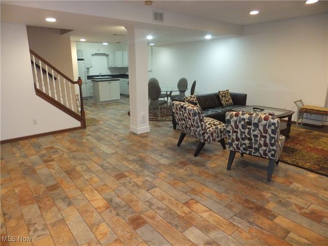 761 Rockside Road, Seven Hills, OH 44131