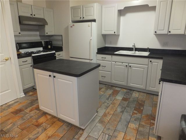 761 Rockside Road, Seven Hills, OH 44131