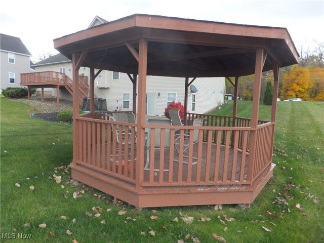 761 Rockside Road, Seven Hills, OH 44131