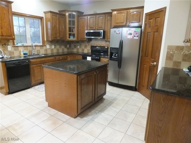 761 Rockside Road, Seven Hills, OH 44131