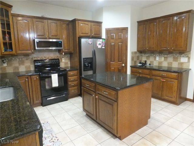 761 Rockside Road, Seven Hills, OH 44131