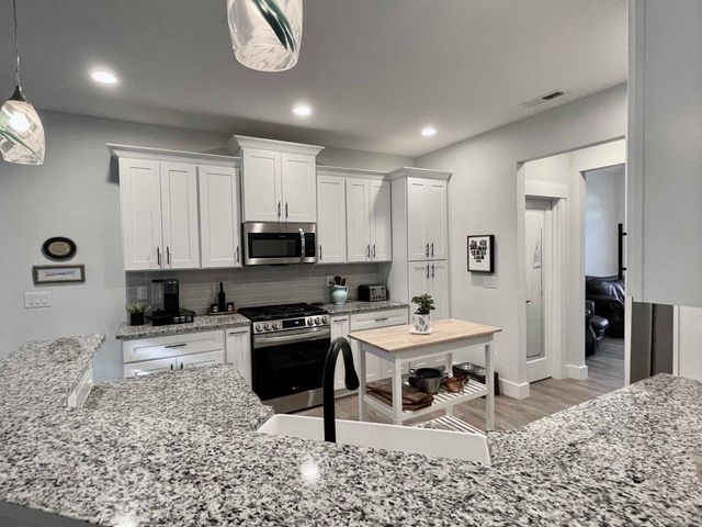 409 Shadow Oak Court, Boiling Springs, SC 29316