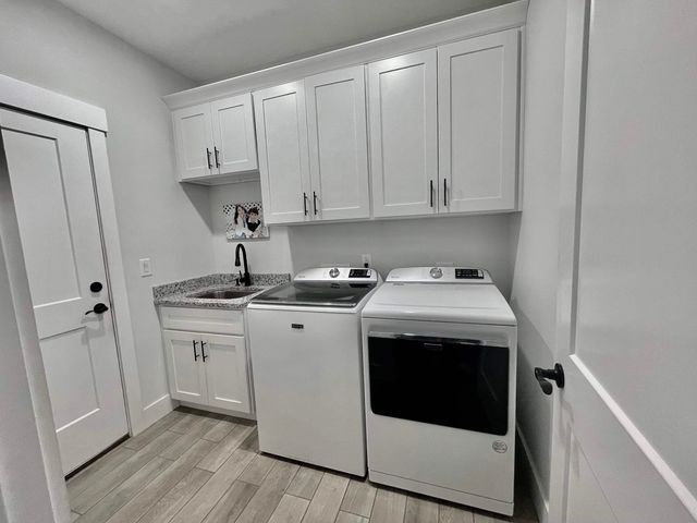 409 Shadow Oak Court, Boiling Springs, SC 29316