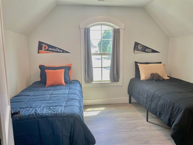 409 Shadow Oak Court, Boiling Springs, SC 29316