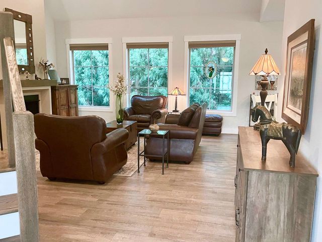 409 Shadow Oak Court, Boiling Springs, SC 29316