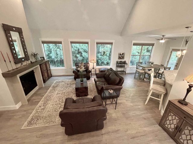 409 Shadow Oak Court, Boiling Springs, SC 29316