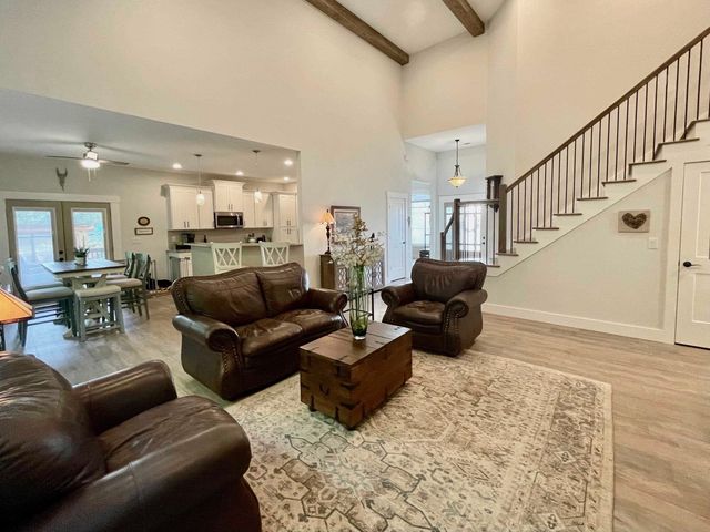 409 Shadow Oak Court, Boiling Springs, SC 29316