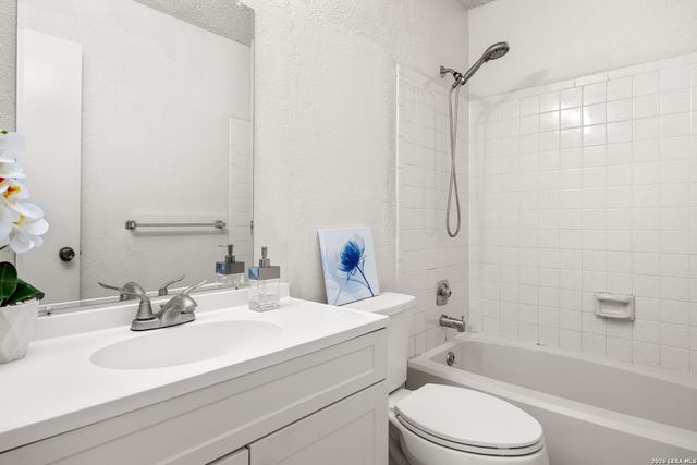 4627 Sparrows Nest, San Antonio, TX 78250