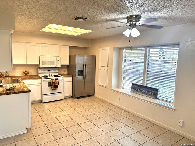 4627 Sparrows Nest, San Antonio, TX 78250