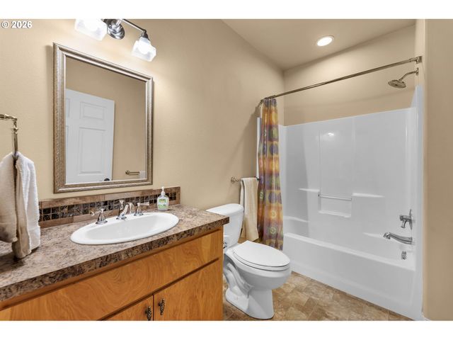 491 SAPPHIRE Rd, Woodland, WA 98674