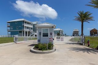 4 Grand Beach Boulevard, Galveston, TX 77550