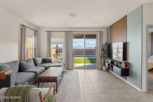 11288 S Weismann Drive, Vail, AZ 85641