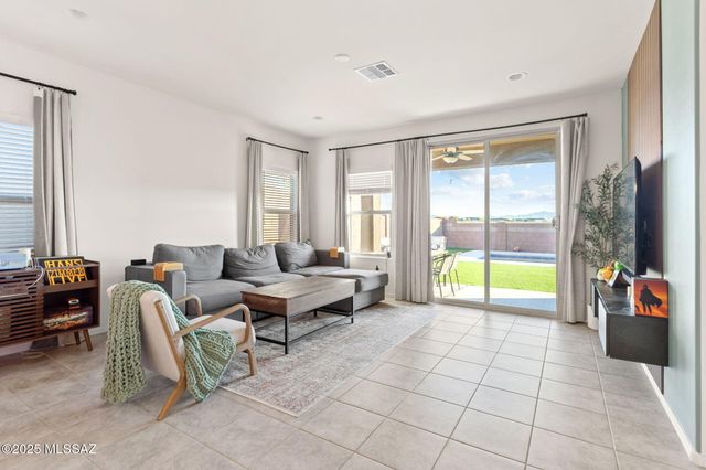 11288 S Weismann Drive, Vail, AZ 85641