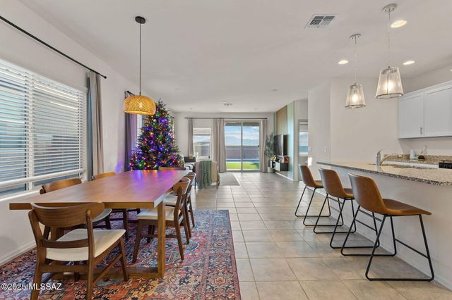 11288 S Weismann Drive, Vail, AZ 85641