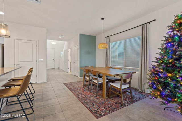 11288 S Weismann Drive, Vail, AZ 85641