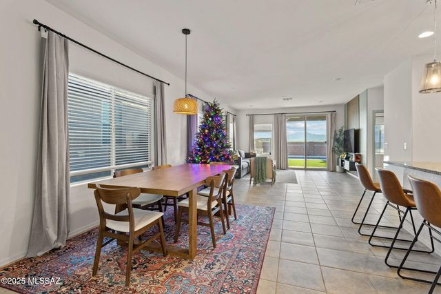 11288 S Weismann Drive, Vail, AZ 85641