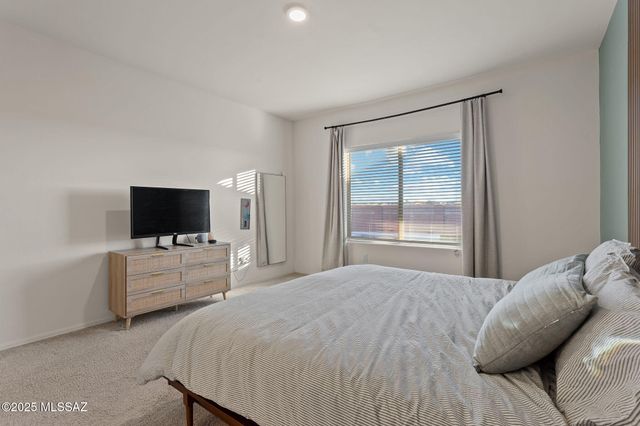 11288 S Weismann Drive, Vail, AZ 85641